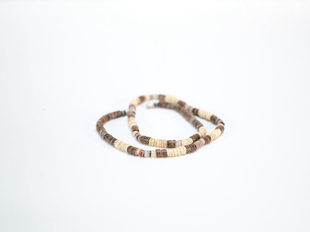 Coco shell necklace with dyed natural beads product view
