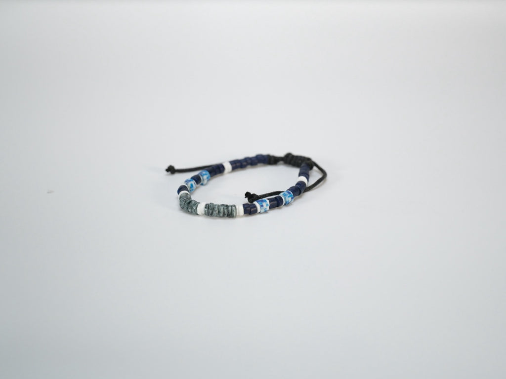 Coco shell bracelet with dyed bead accents alternate view